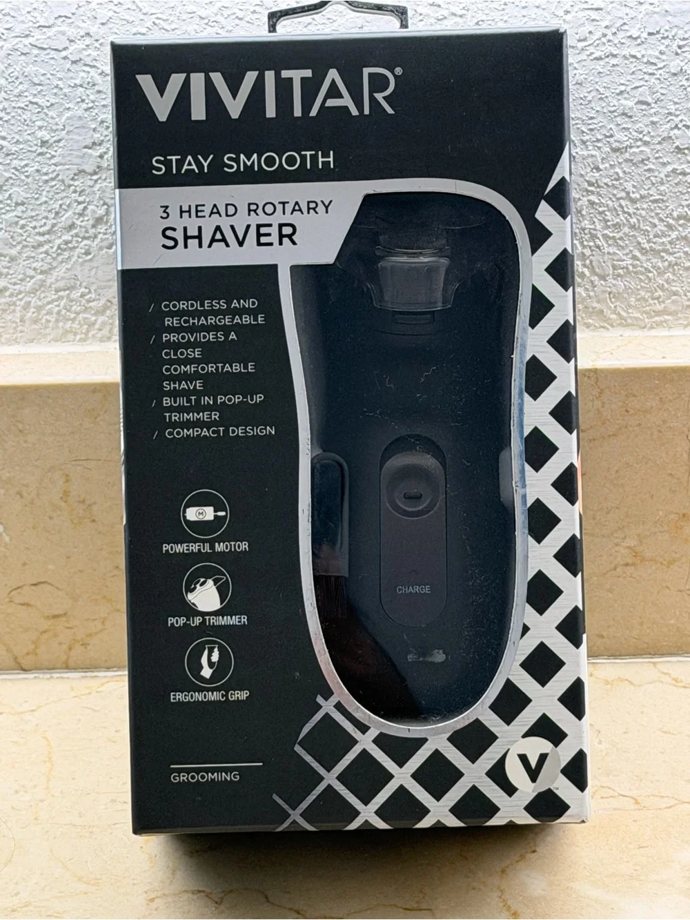 Vivitar Stay Smooth 3 Head Rotary Shaver Black Cordless Rechargeable PG-V002 NIB